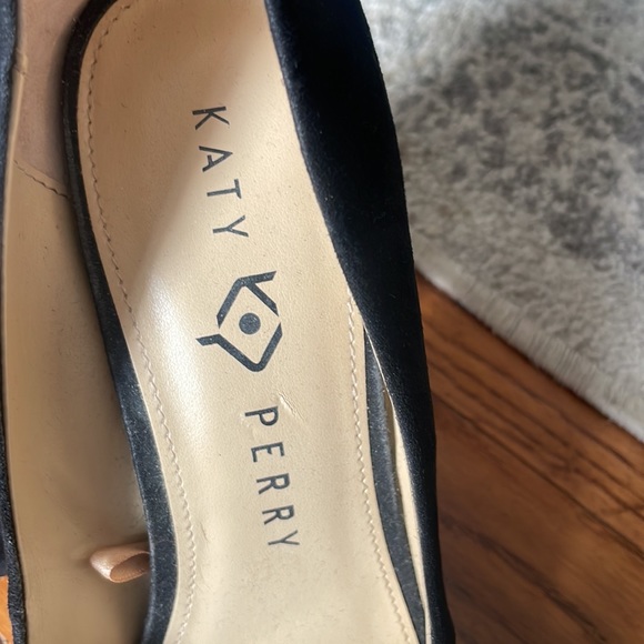 Katy Perry’s FABULOUS Rubiks Cube Heels!♥️ - Picture 4 of 7